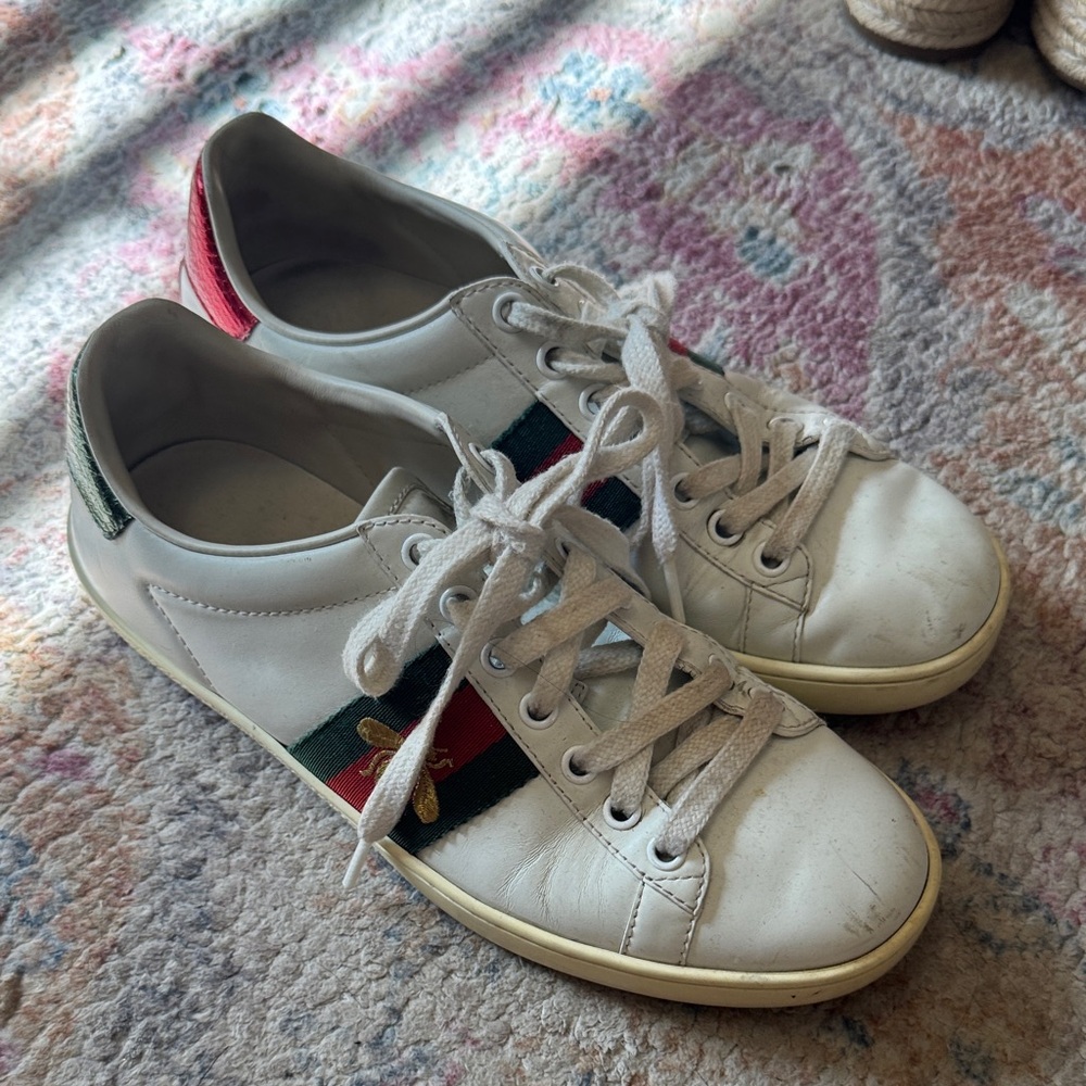 Gucci Women's White Sneakers with Red and Green Stripes USED 7